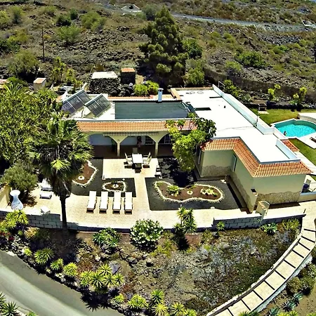 Mit Terrasse- Pool Und Garten By Interhome *