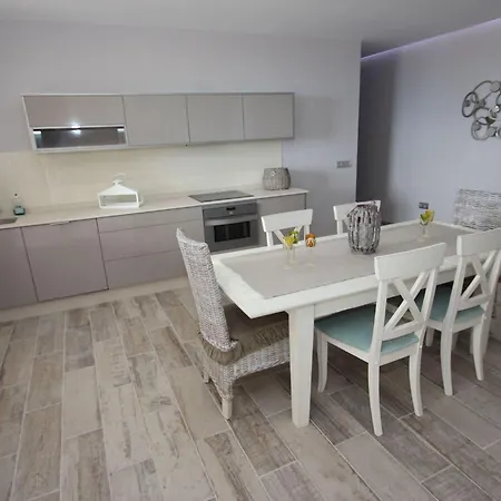 Parque de vacaciones Mit Terrasse- Pool Und Garten By Interhome