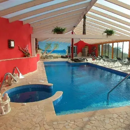Mit Terrasse- Pool Und Garten By Interhome