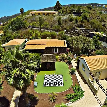 Mit Terrasse- Pool Und Garten By Interhome *